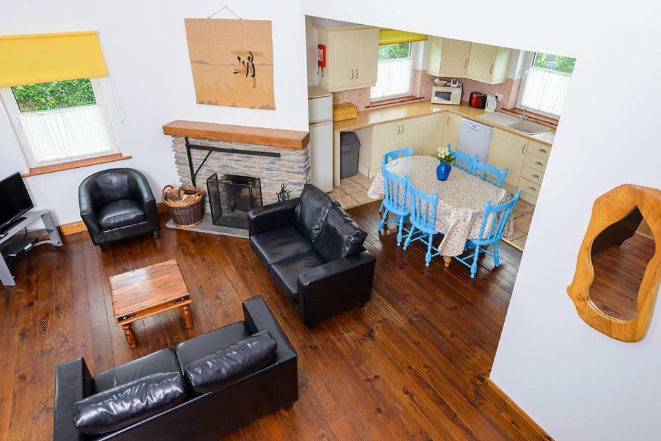 Dingle Centre Townhouse An Capall Dubh 丁格尔 外观 照片