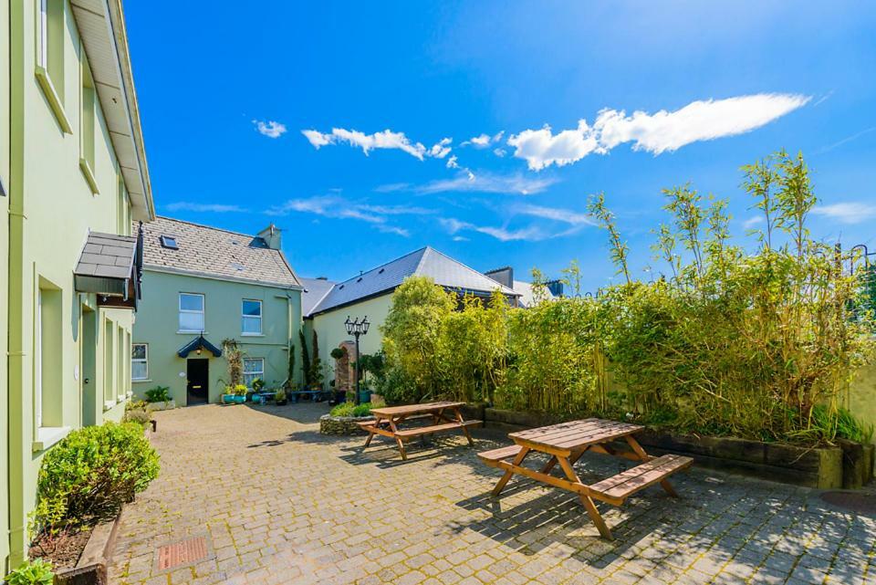 Dingle Centre Townhouse An Capall Dubh 丁格尔 外观 照片